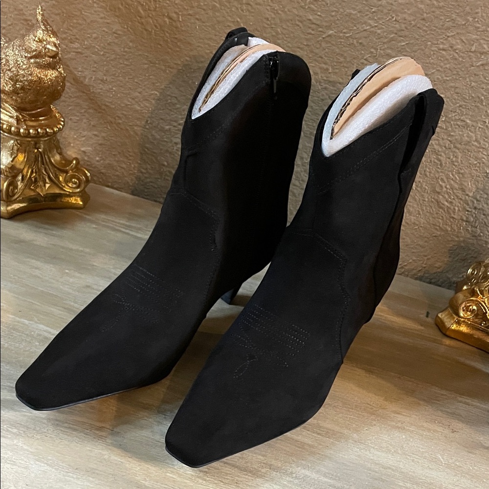 INC Sueded Ankle Boots in Black . NEW 
Size 8